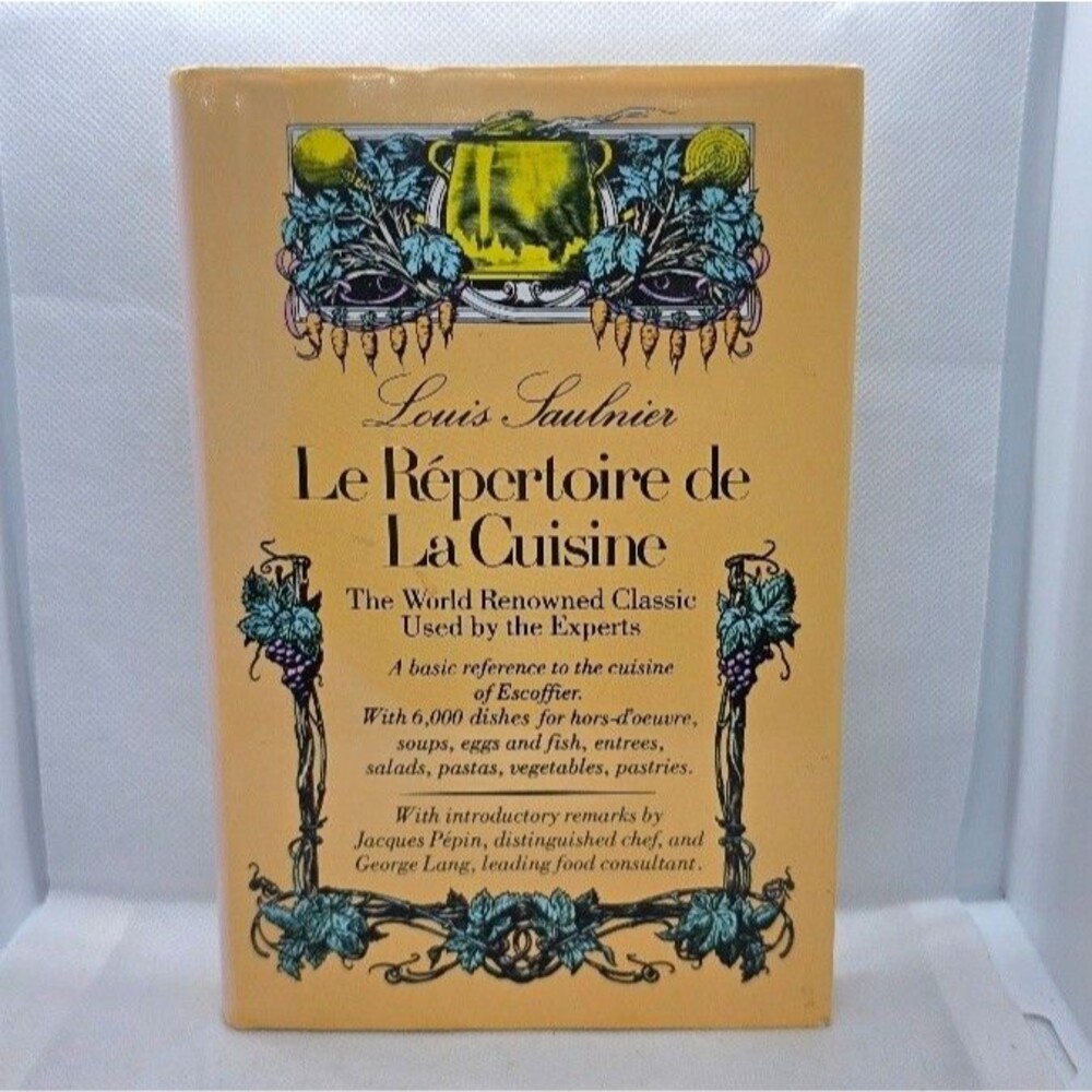 Le Repertoire De La Cuisine: The World Renowned Classic Used by the Experts